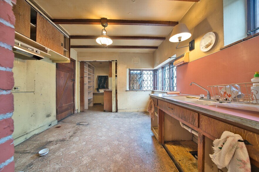 More Photos Of 1989 W Grand Blvd, Detroit Office Residential For Sale