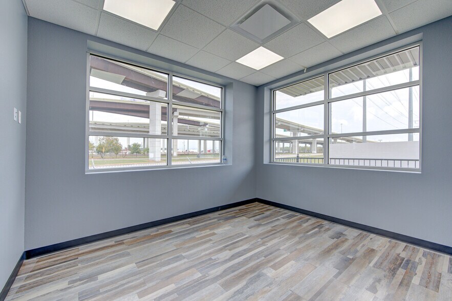 More Photos Of 6409 Eddie Dr, Humble Warehouse For Sale