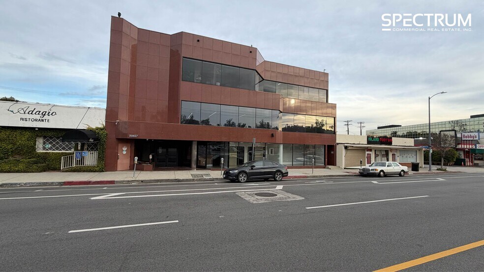 Primary Photo Of 22837 Ventura Blvd, Woodland Hills Serviced Offices For Lease