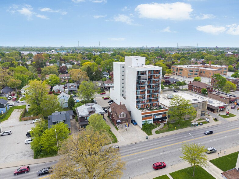 More Photos Of 1451 Ouellette Av, Windsor Office Residential For Sale