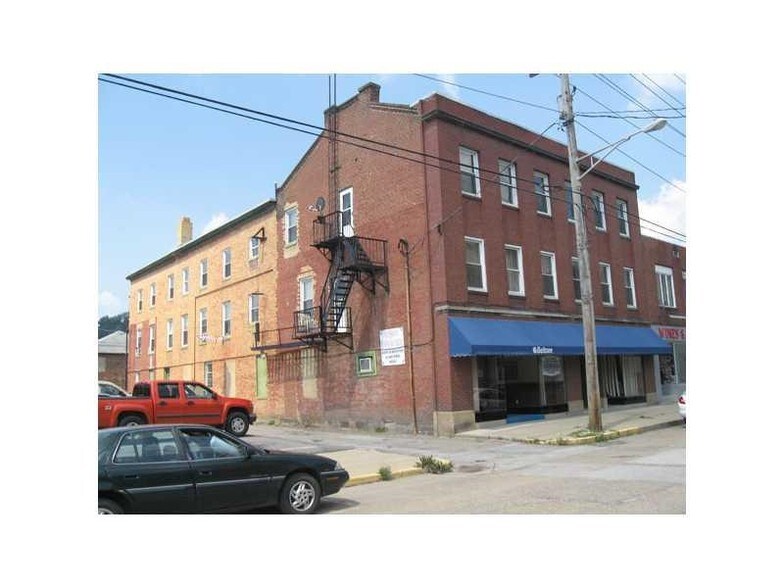 More Photos Of 139-141 S Jefferson St, Kittanning Apartments For Lease