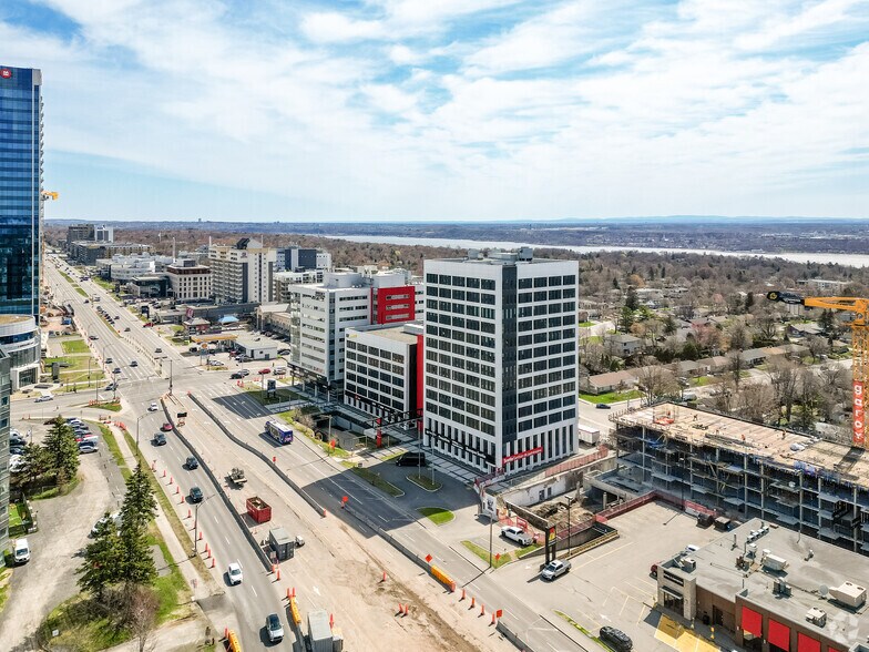More Photos Of 2875 Boul Laurier, Québec Office For Lease