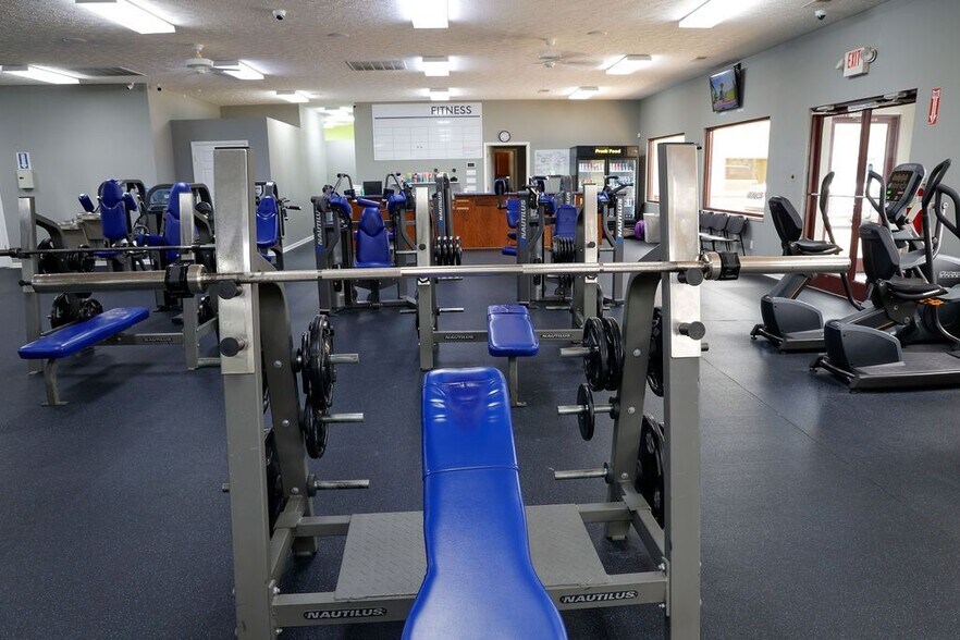 More Photos Of 800 Bel Vista Dr, Springfield General Retail For Sale