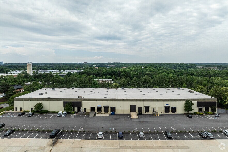 More Photos Of 7222 Parkway Dr, Hanover Service For Lease