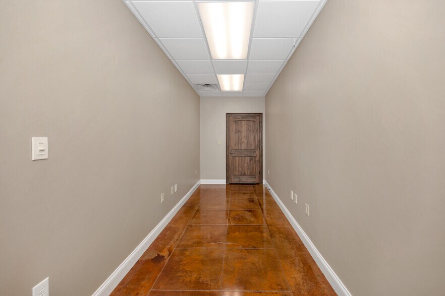 More Photos Of 310 Dan Tibbs Rd NW, Huntsville Warehouse For Lease