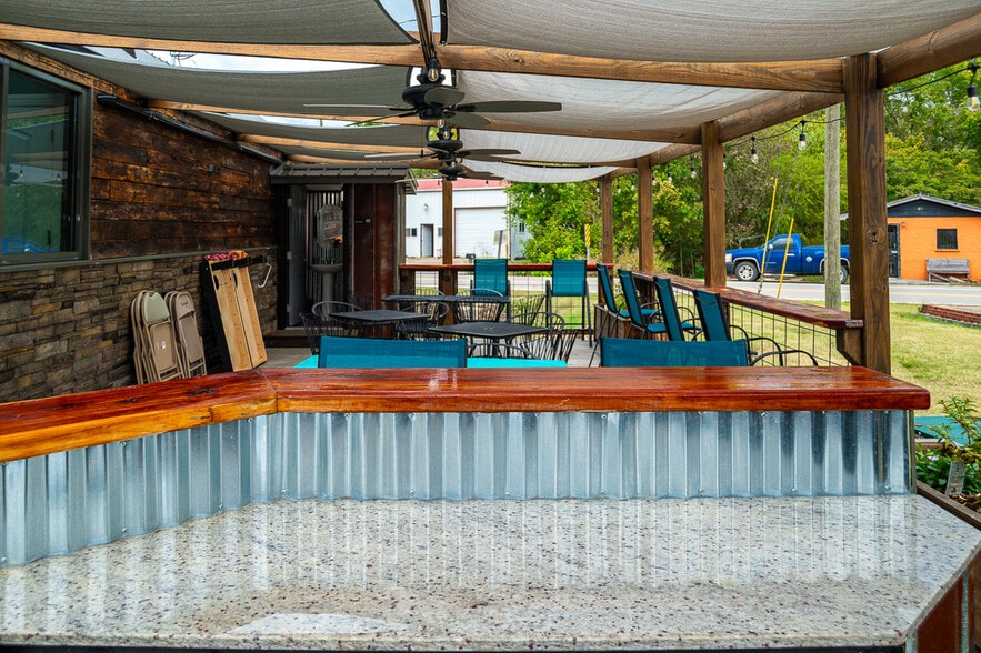 More Photos Of 106 Northside Sq, Petersburg Restaurant For Sale