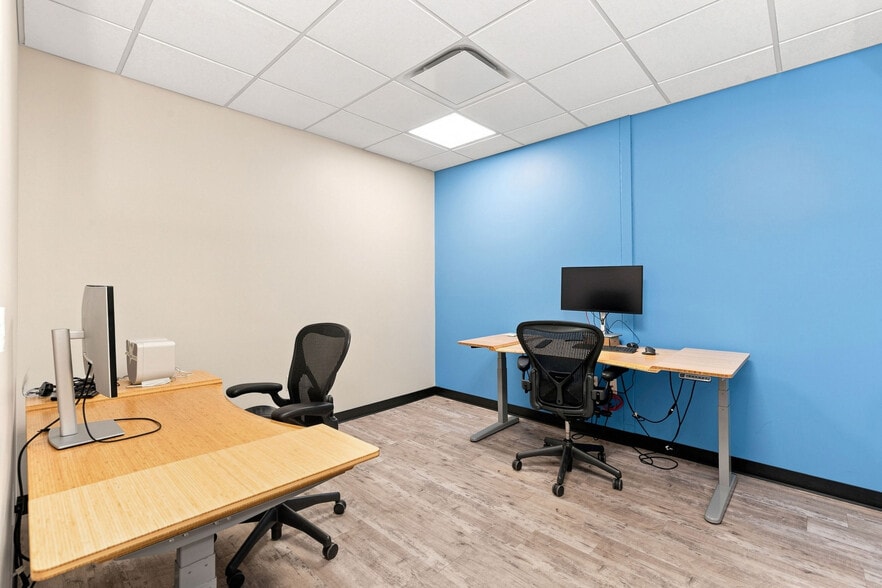 More Photos Of 877 N 100 E, Lehi Office For Sale