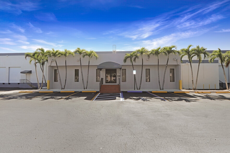 Primary Photo Of 1730 W 38th Pl, Hialeah Manufacturing For Lease