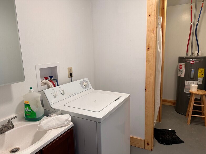 More Photos Of 333 Wildcat rd, La Barge Light Distribution For Sale