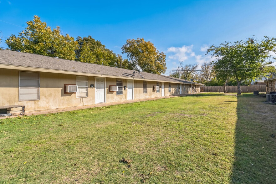 More Photos Of 604 N 3rd St, Haskell Multifamily For Sale