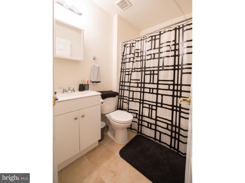 More Photos Of 3301-3303 N 16th St, Philadelphia Apartments For Sale