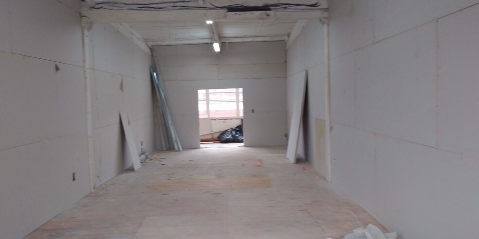 More Photos Of 60 Dickerson St, Newark Light Manufacturing For Lease