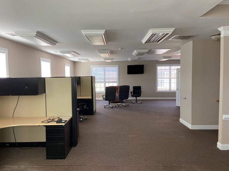 More Photos Of 3440 Blue Springs Rd, Kennesaw Office Residential For Sale