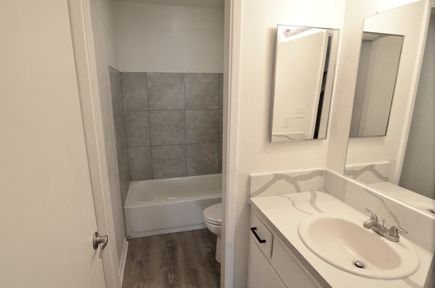 More Photos Of 3801 N 23rd Dr, Phoenix Apartments For Sale
