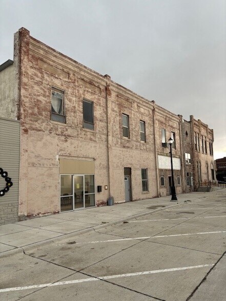 More Photos Of 103 E Main St, Pierce Office Residential For Sale