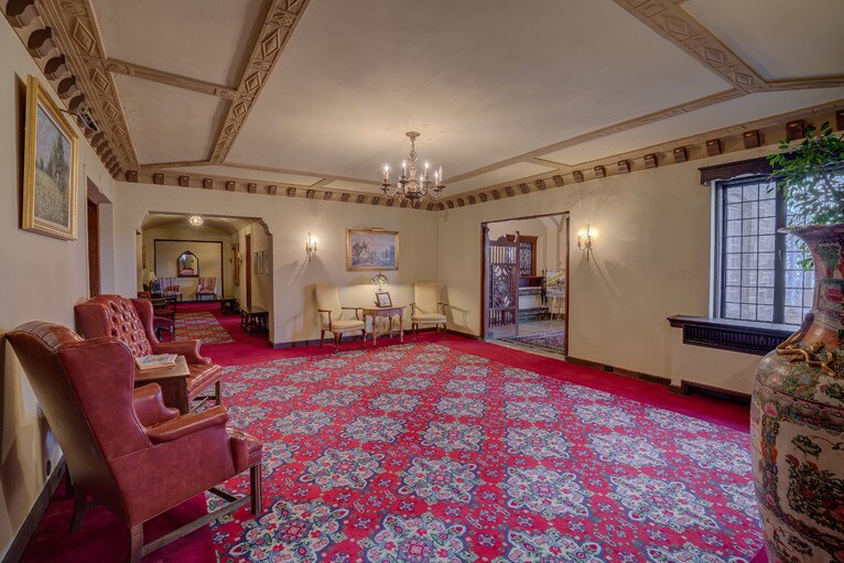 More Photos Of 3464 Central Pky, Cincinnati Funeral Home For Sale