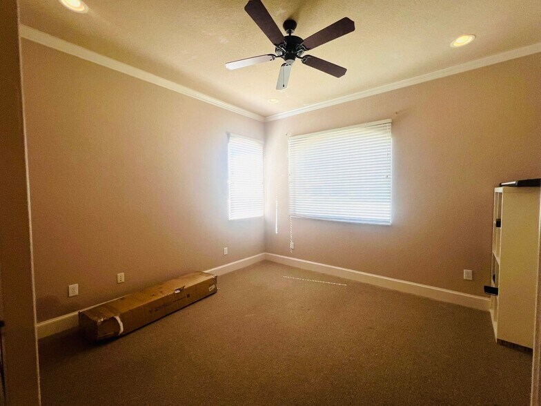 More Photos Of 5501 Louetta Rd, Spring Office For Sale