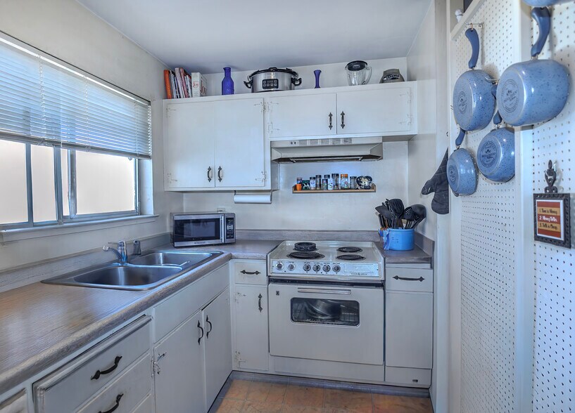 More Photos Of 693 San Bruno Ave, Brisbane Apartments For Sale