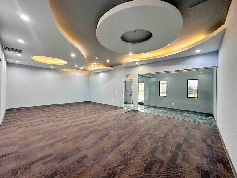 More Photos Of 3174 Ridge Rd, McKinney Medical For Sale