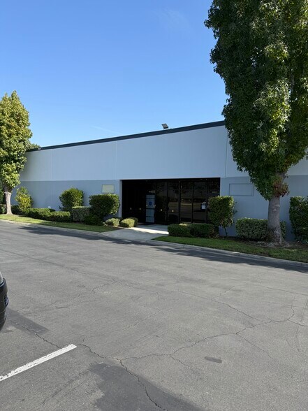 More Photos Of 1016-1022 Lawson St, City of Industry Warehouse For Lease