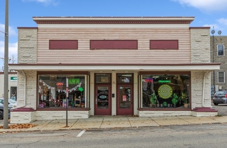 More Photos Of 114-118 E Calhoun St, Woodstock Freestanding For Lease
