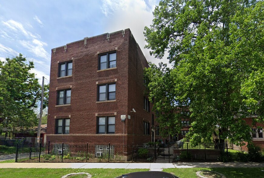 Primary Photo Of 7342 S Kingston Ave, Chicago Apartments For Sale