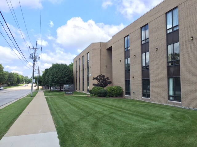 More Photos Of 700 E Ogden Ave, Westmont Medical For Lease