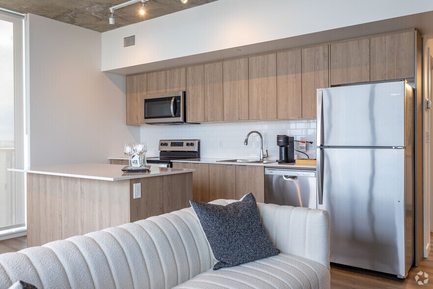 More Photos Of 11130 86 Av NW, Edmonton Apartments For Lease