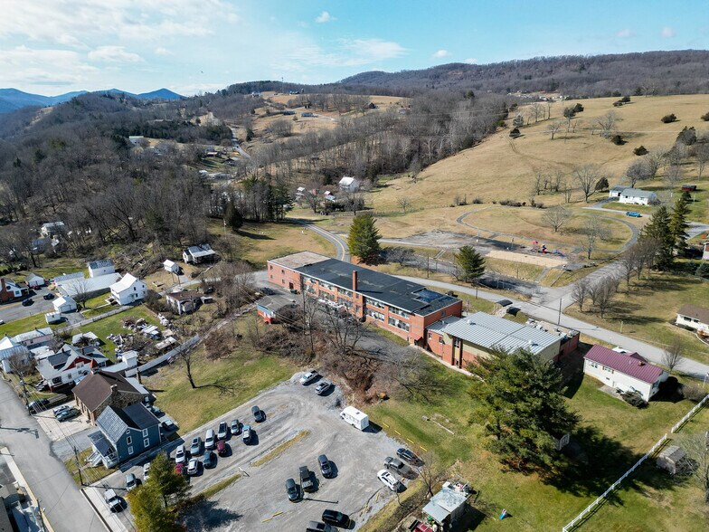 More Photos Of 81 Evick Dr, Franklin Flex For Sale