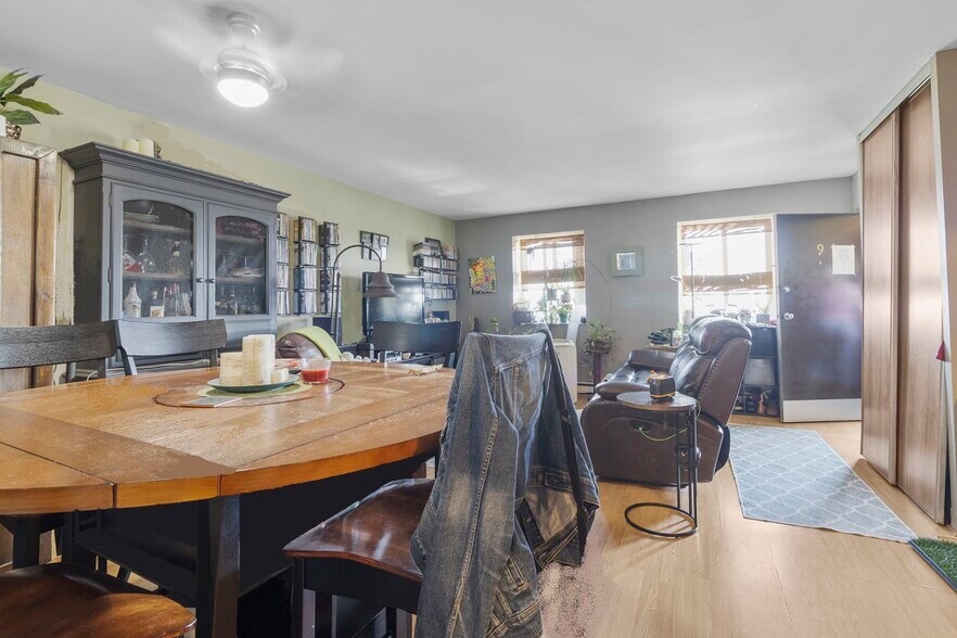 More Photos Of 27 King St E, Brockville General Retail For Sale