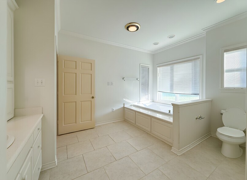 More Photos Of 13001 Stonebridge Rd, Argyle Land For Sale