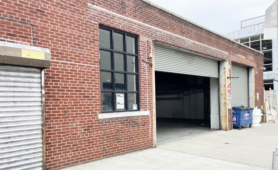 Primary Photo Of 4330 36th St, Long Island City Industrial For Lease
