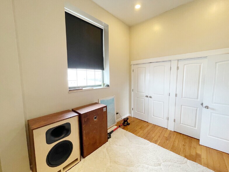 More Photos Of 9 E 18th St, Bayonne Apartments For Sale