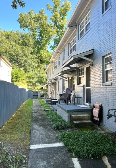 More Photos Of 81 E Wesley Rd NE, Atlanta Apartments For Sale