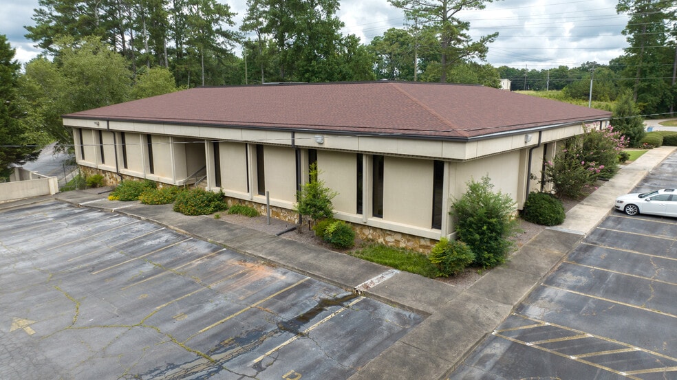 More Photos Of 1330 N Park St, Carrollton Office For Sale