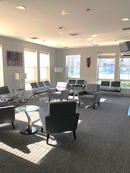 More Photos Of 21135 Whitfield Pl, Sterling Medical For Lease