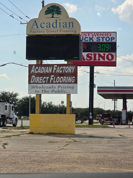 Primary Photo Of 7300 Westbank Expy, Marrero Distribution For Sale