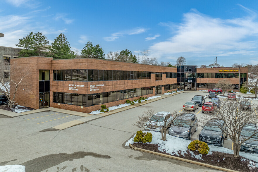 Primary Photo Of 601-611 N Barker Rd, Brookfield Office For Lease