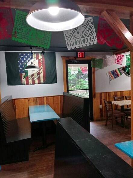 More Photos Of 386 Highway 82 S, Jefferson Restaurant For Sale