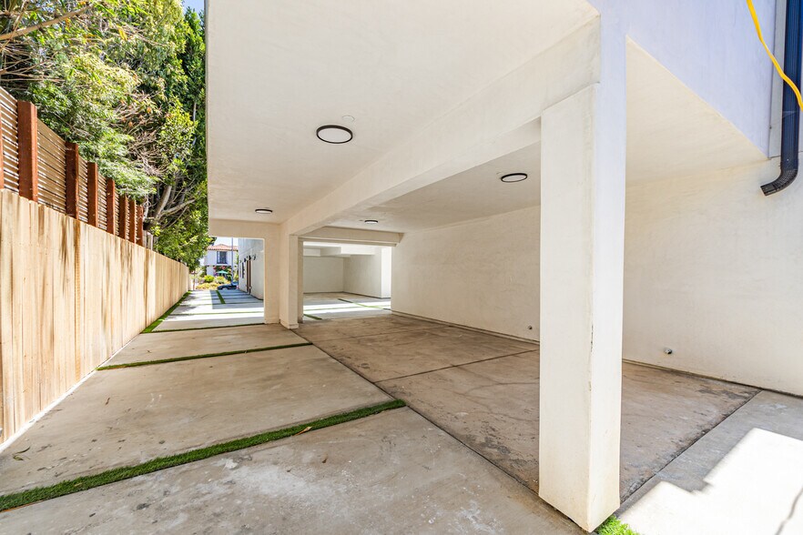 More Photos Of 1557 S Ogden Dr, Los Angeles Apartments For Sale