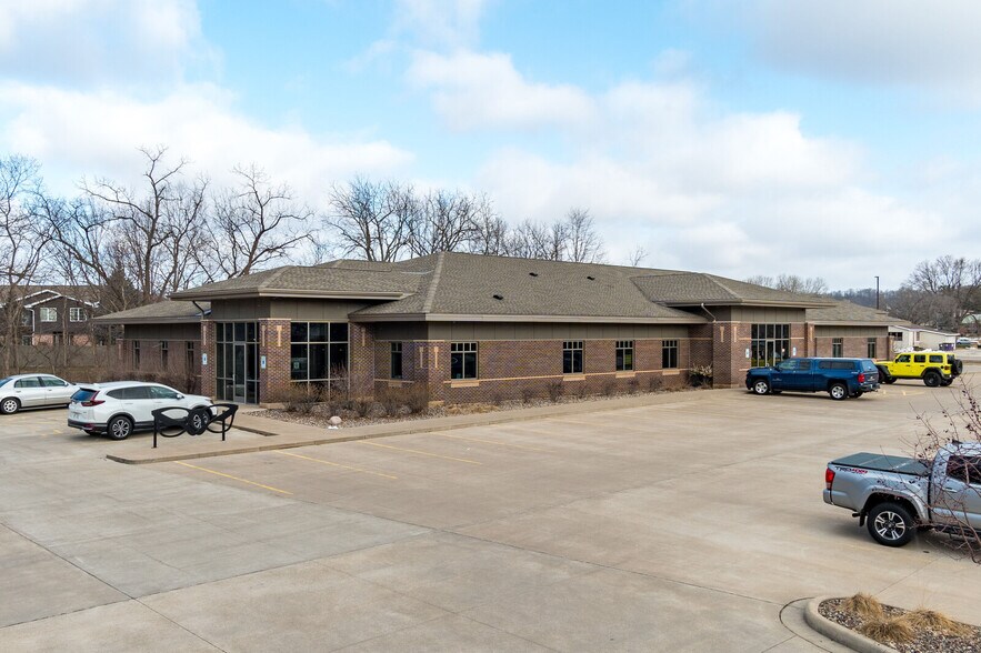 More Photos Of 814 S Main St, Holmen Medical For Lease