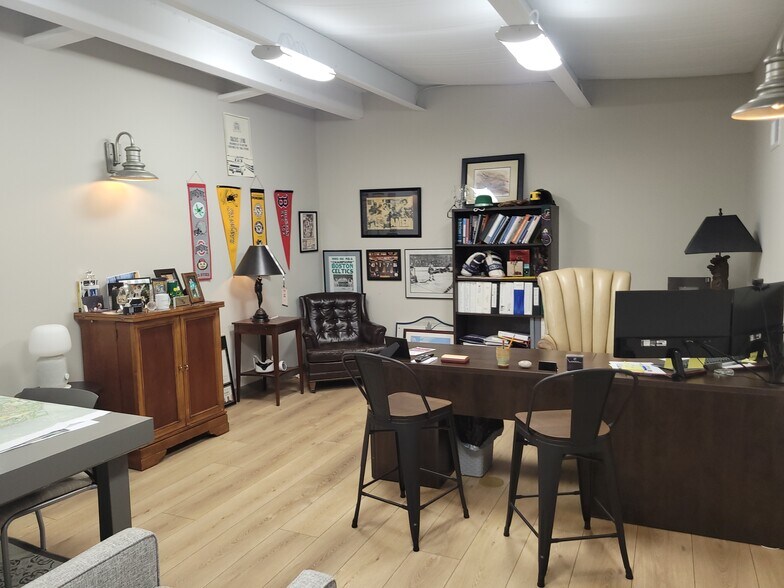 More Photos Of 63 Schinger Ave, Ridgeland Light Distribution For Lease