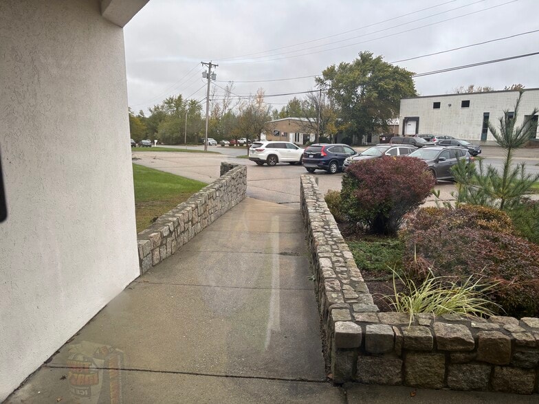 More Photos Of 41 Western Industrial Dr, Cranston Research And Development For Sale