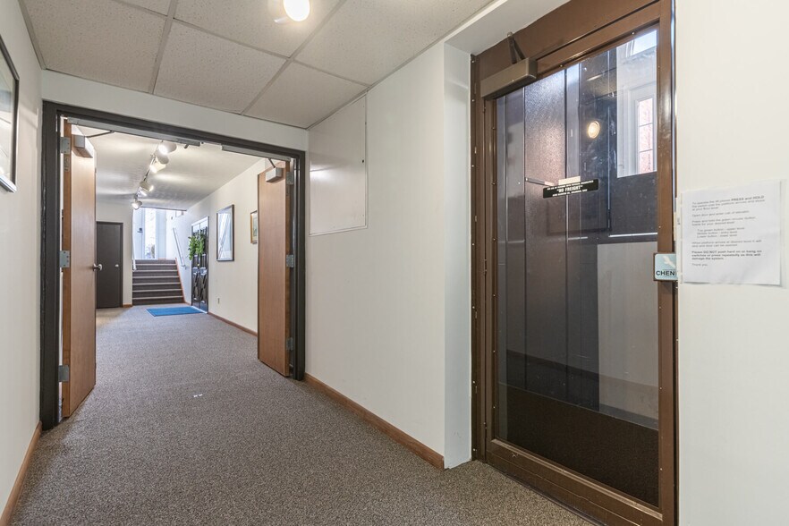 More Photos Of 1130 Vester Ave, Springfield Medical For Lease