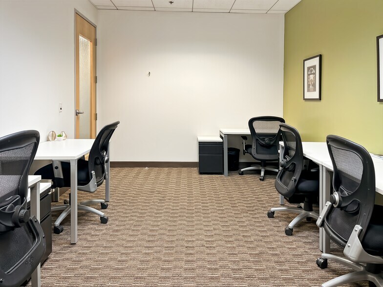 More Photos Of 2375 E Camelback Rd, Phoenix Coworking Space