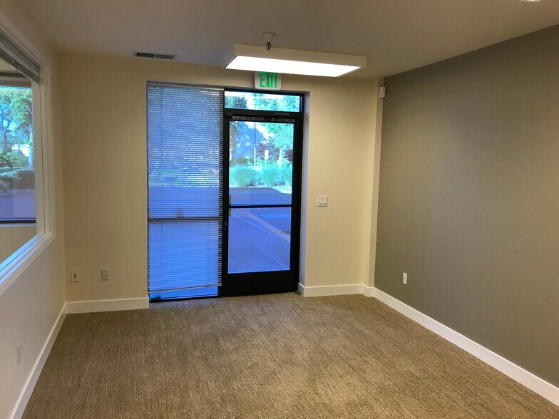 More Photos Of 285 Bel Marin Keys Blvd, Novato Light Manufacturing For Lease