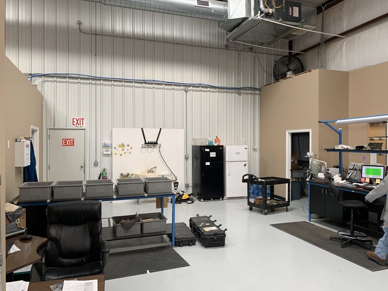 More Photos Of 7907 W Industrial Ave, Midland Warehouse For Lease