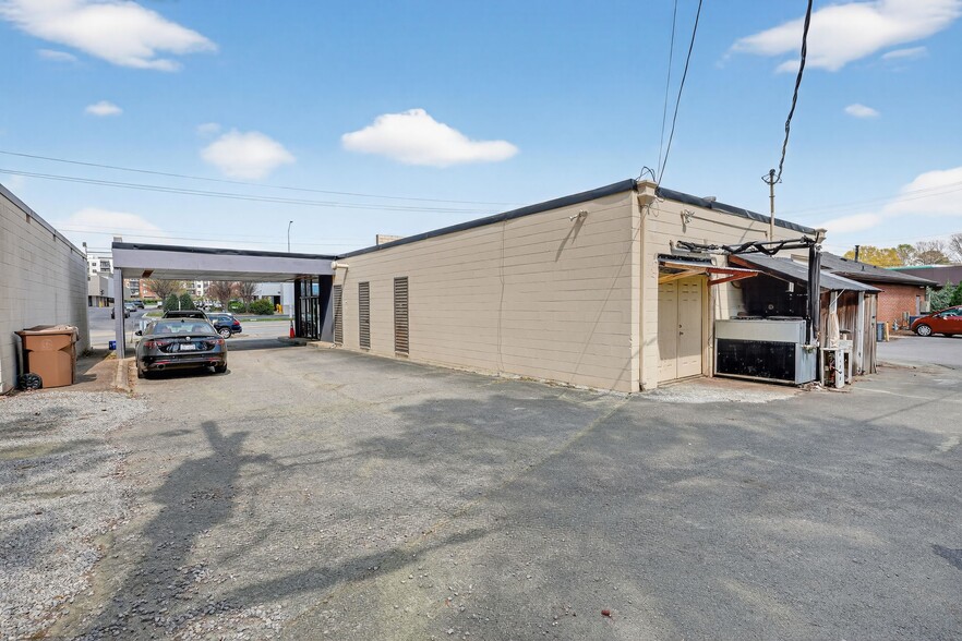 More Photos Of 113 SW Maynard Rd, Cary Freestanding For Lease