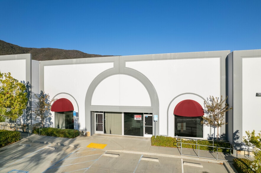 More Photos Of 42210 Roick Dr, Temecula Warehouse For Lease