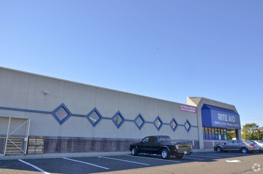 More Photos Of 2093 Route 130 N, Burlington Drugstore For Sale